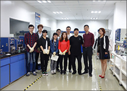 广东工业大学施教授到访深圳雷火